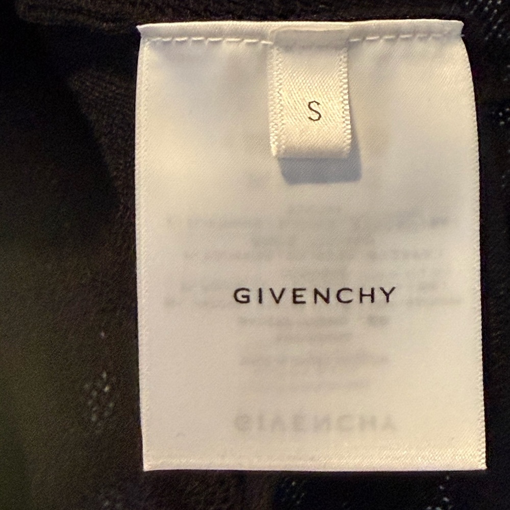 Women’s Givenchy Dress,
Logo mini dress, new with tags - Picture 9 of 11